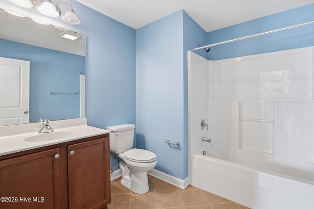 1800 Fox Den Way 4, Greenville, NC 27858