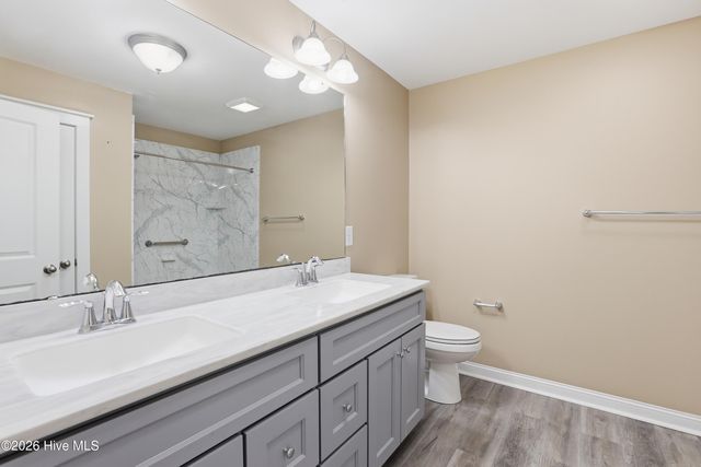 1800 Fox Den Way 4, Greenville, NC 27858