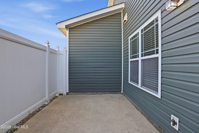 1800 Fox Den Way 4, Greenville, NC 27858