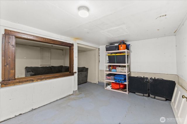 9007 Dayton Avenue N, Seattle, WA 98103