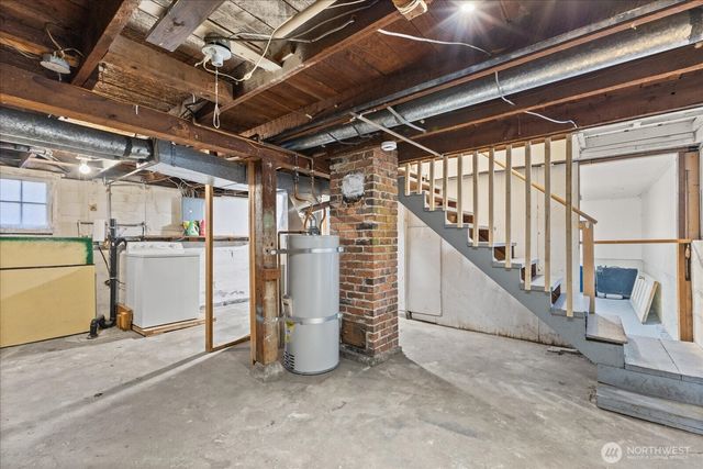 9007 Dayton Avenue N, Seattle, WA 98103