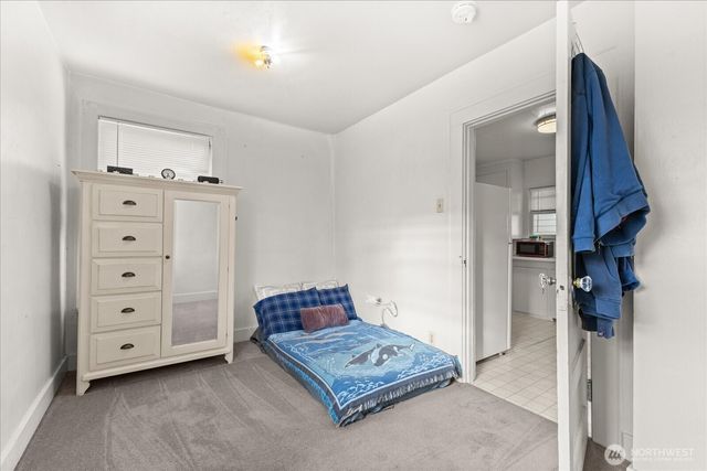 9007 Dayton Avenue N, Seattle, WA 98103