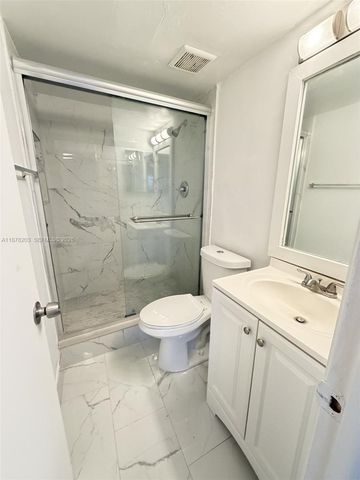 22605 SW 66th Avenue 403, Boca Raton, FL 33428