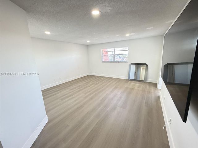 22605 SW 66th Avenue 403, Boca Raton, FL 33428