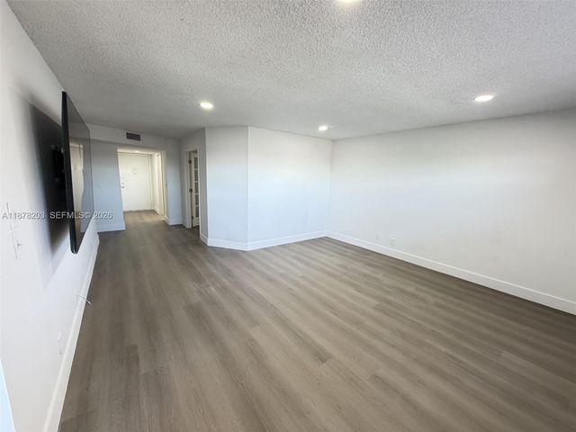 22605 SW 66th Avenue 403, Boca Raton, FL 33428
