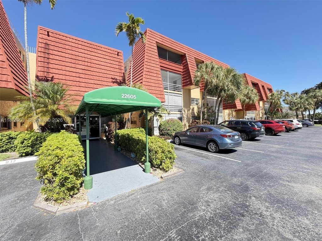 22605 SW 66th Avenue 403, Boca Raton, FL 33428