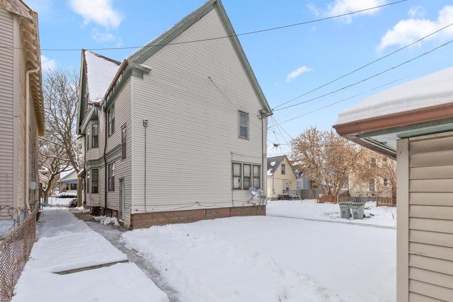3058 N Richards STREET, Milwaukee, WI 53212
