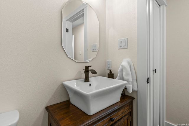 9231 BINGHAM DR, San Antonio, TX 78230