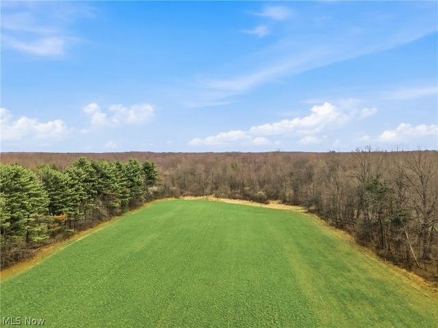8305 Columbiana Canfield Road, Canfield, OH 44406