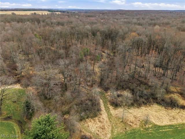 8305 Columbiana Canfield Road, Canfield, OH 44406