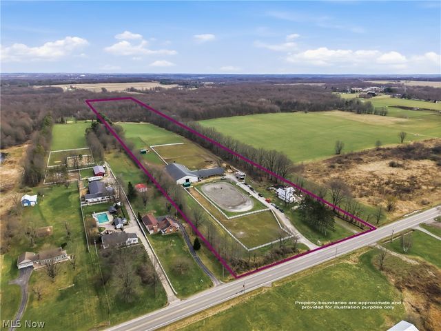 8305 Columbiana Canfield Road, Canfield, OH 44406