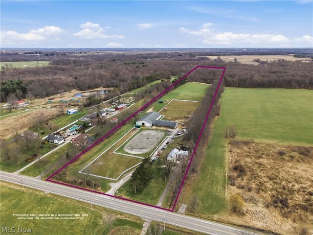 8305 Columbiana Canfield Road, Canfield, OH 44406