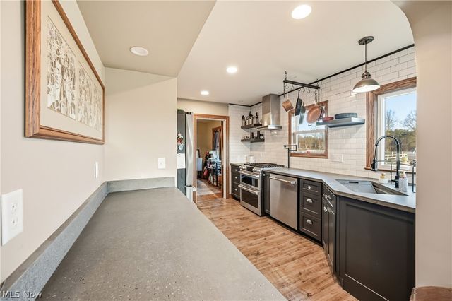 8305 Columbiana Canfield Road, Canfield, OH 44406