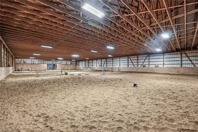 8305 Columbiana Canfield Road, Canfield, OH 44406