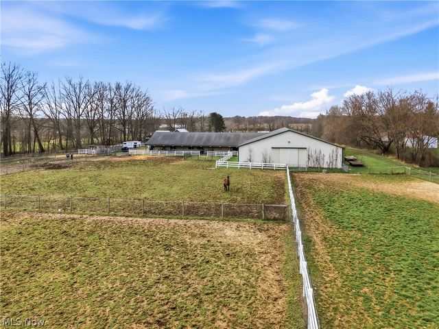 8305 Columbiana Canfield Road, Canfield, OH 44406