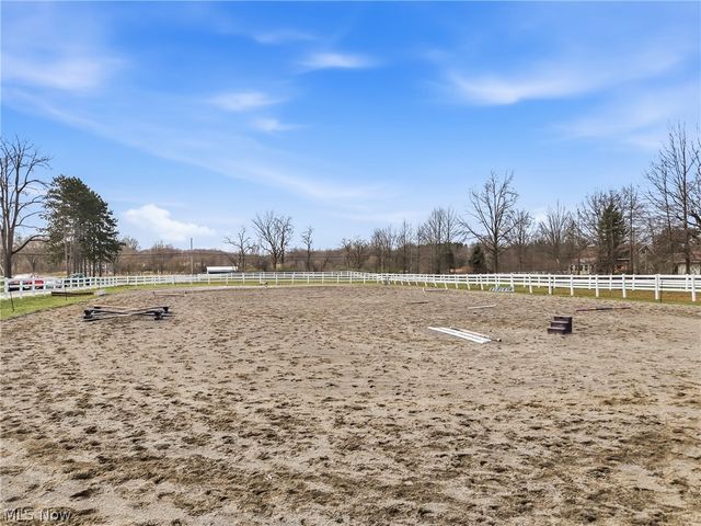 8305 Columbiana Canfield Road, Canfield, OH 44406