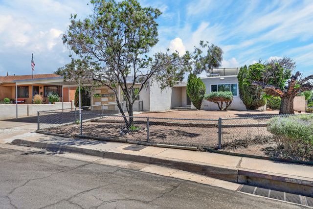 9400 Shoshone Road NE, Albuquerque, NM 87111