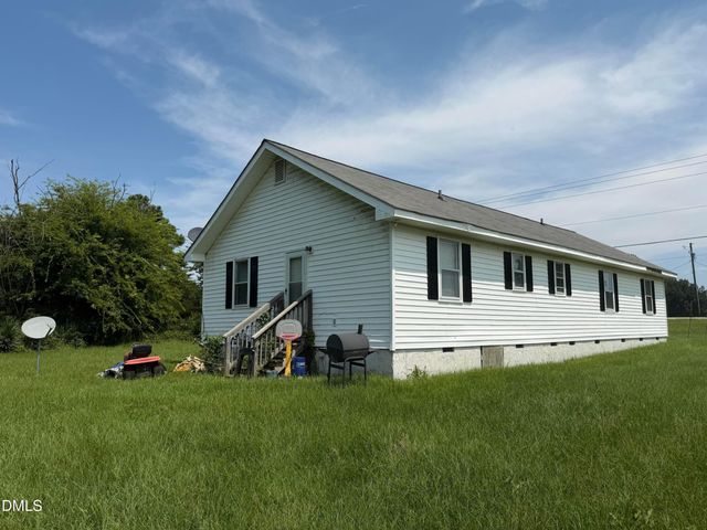 143 Live Oak Church, Selma, NC 27576