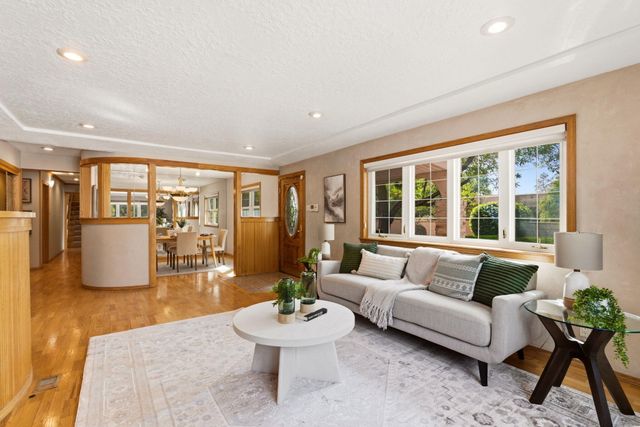 10020 Loretta Drive NW, Albuquerque, NM 87114