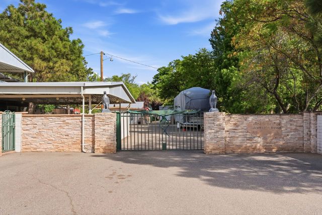 10020 Loretta Drive NW, Albuquerque, NM 87114