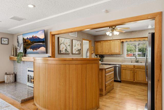 10020 Loretta Drive NW, Albuquerque, NM 87114