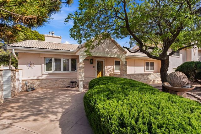 10020 Loretta Drive NW, Albuquerque, NM 87114