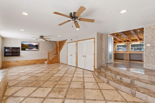 10020 Loretta Drive NW, Albuquerque, NM 87114