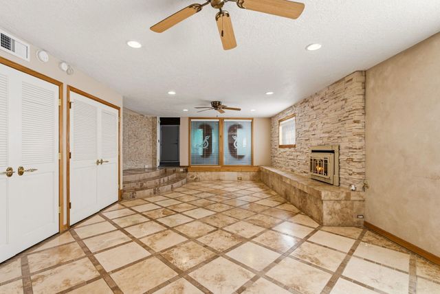 10020 Loretta Drive NW, Albuquerque, NM 87114