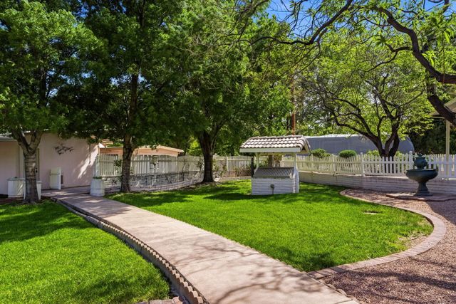 10020 Loretta Drive NW, Albuquerque, NM 87114
