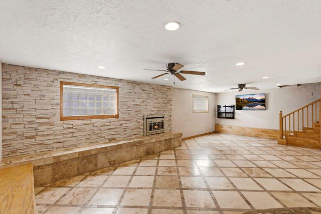 10020 Loretta Drive NW, Albuquerque, NM 87114