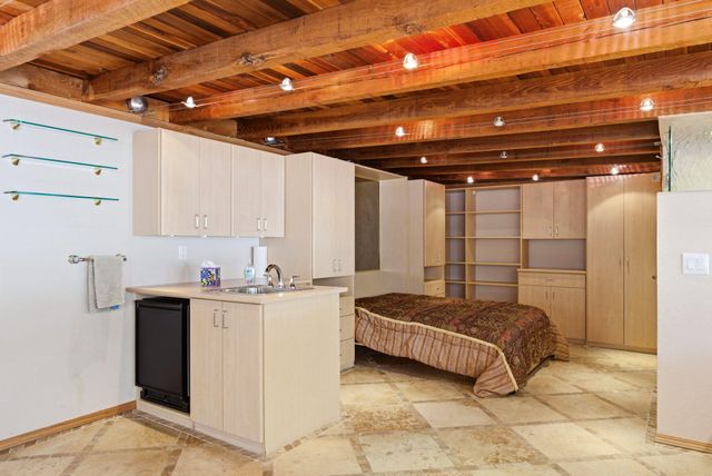 10020 Loretta Drive NW, Albuquerque, NM 87114