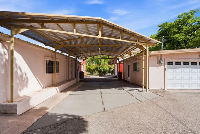 10020 Loretta Drive NW, Albuquerque, NM 87114