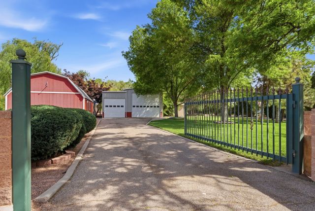 10020 Loretta Drive NW, Albuquerque, NM 87114
