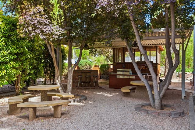 10020 Loretta Drive NW, Albuquerque, NM 87114