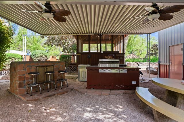 10020 Loretta Drive NW, Albuquerque, NM 87114