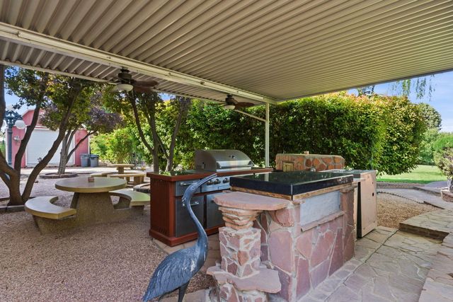10020 Loretta Drive NW, Albuquerque, NM 87114