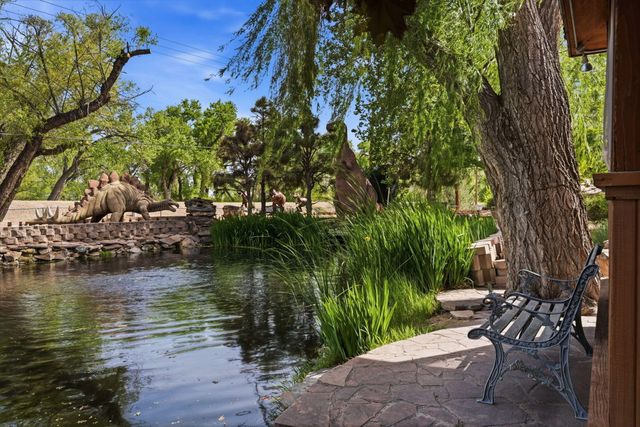 10020 Loretta Drive NW, Albuquerque, NM 87114