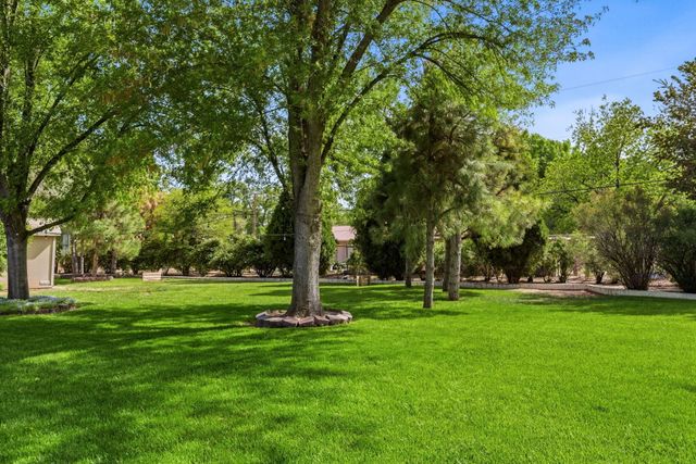 10020 Loretta Drive NW, Albuquerque, NM 87114