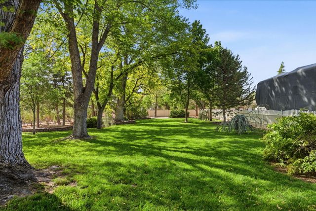10020 Loretta Drive NW, Albuquerque, NM 87114