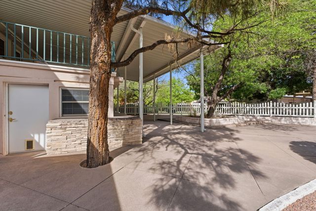10020 Loretta Drive NW, Albuquerque, NM 87114