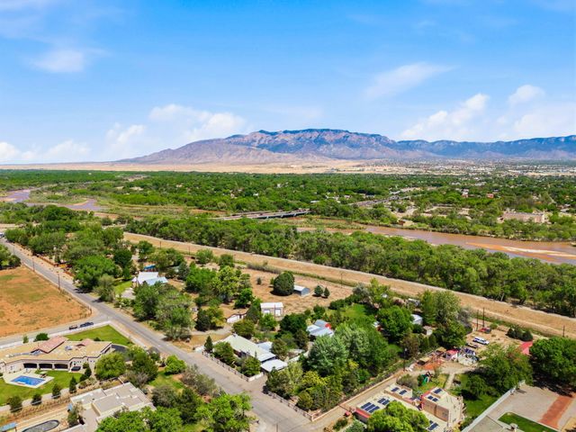10020 Loretta Drive NW, Albuquerque, NM 87114