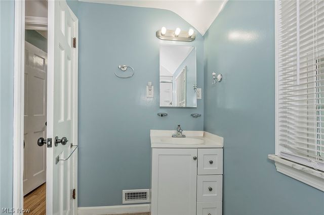 5164 Spencer Road, Lyndhurst, OH 44124