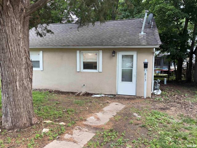 813 N 11TH Street, Pekin, IL 61554