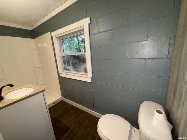 813 N 11TH Street, Pekin, IL 61554