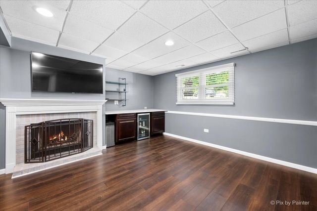 6122 Pleasant View Road, Cary, IL 60013