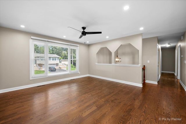 6122 Pleasant View Road, Cary, IL 60013