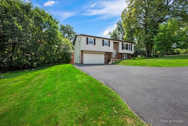 6122 Pleasant View Road, Cary, IL 60013