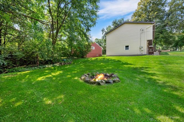 6122 Pleasant View Road, Cary, IL 60013