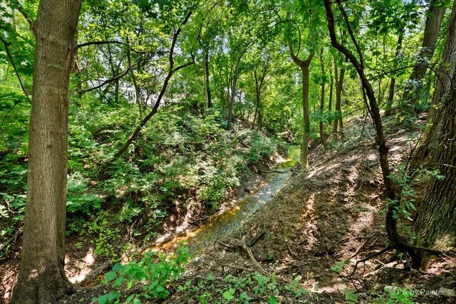 6122 Pleasant View Road, Cary, IL 60013