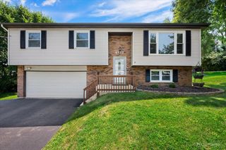 6122 Pleasant View Road, Cary, IL 60013